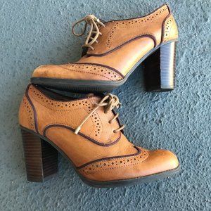 Tommy Hilfiger Brown Oxford Pumps